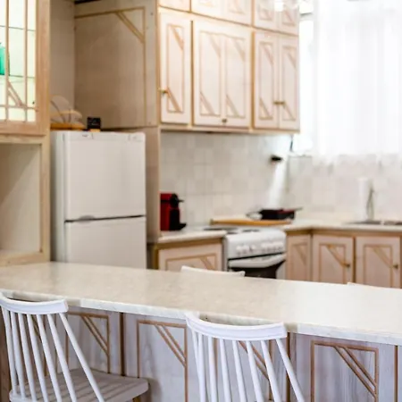 Apartment Old - Minimal Urban Retreat