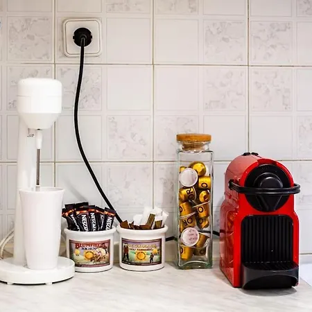 Apartment Old - Minimal Urban Retreat Kalamata