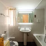 شقة Old - Minimal Urban Retreat كالاماتا