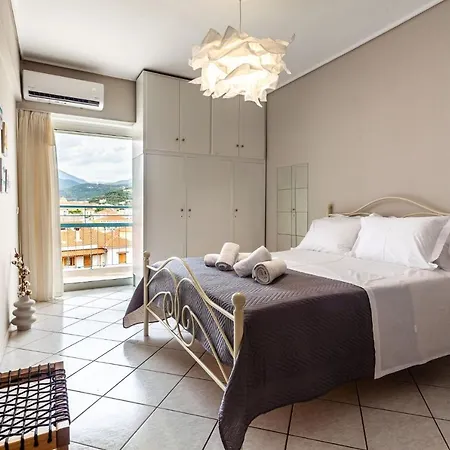 Old - Minimal Urban Retreat * Kalamata