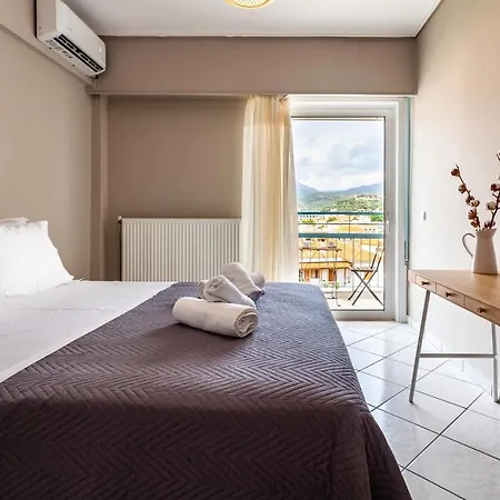 Apartment Old - Minimal Urban Retreat Kalamata
