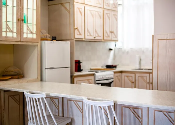 דירה Old - Minimal Urban Retreat