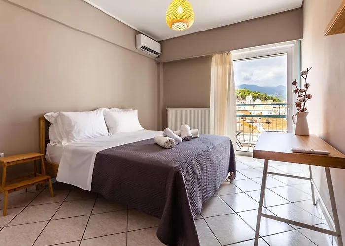 Old - Minimal Urban Retreat *